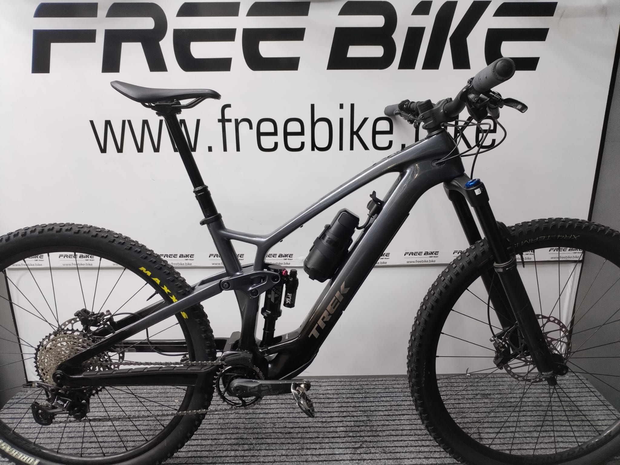 Carbon-Elektrofahrrad Trek Fuel EXe 9.7 - L