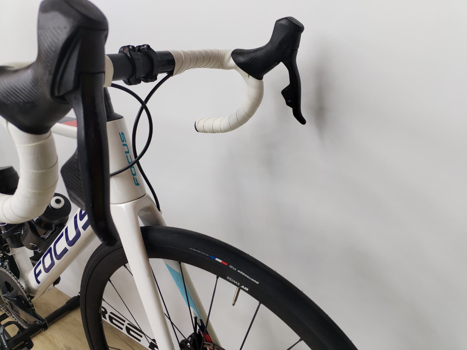 Bici da corsa Focus Izalco Max Disc Rival AXS - L - immagine 5