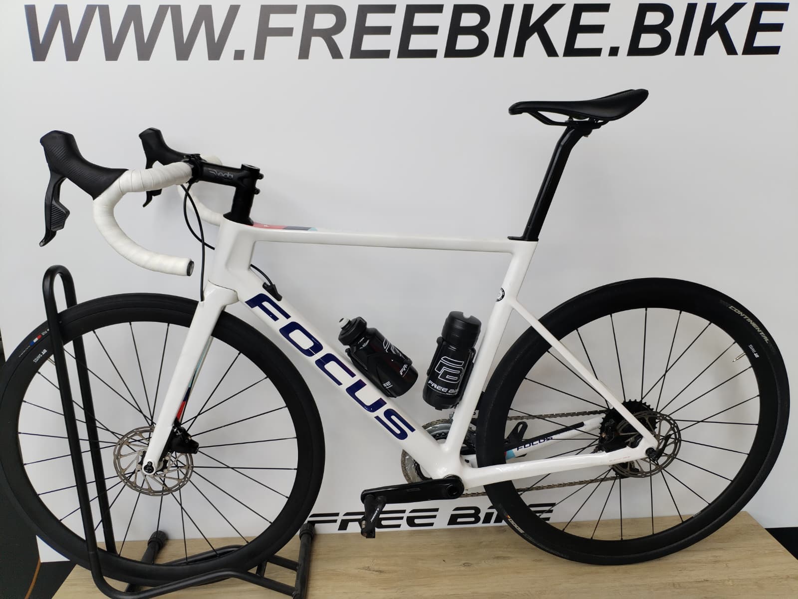 Bici da corsa Focus Izalco Max Disc Rival AXS - L - immagine 8