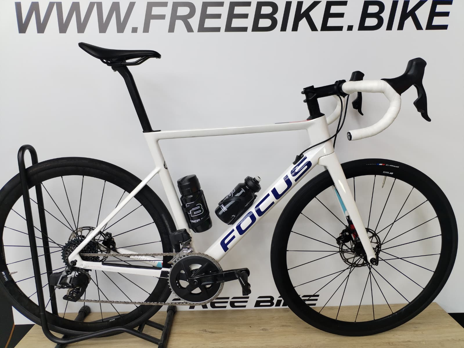 Bici da corsa Focus Izalco Max Disc Rival AXS - L