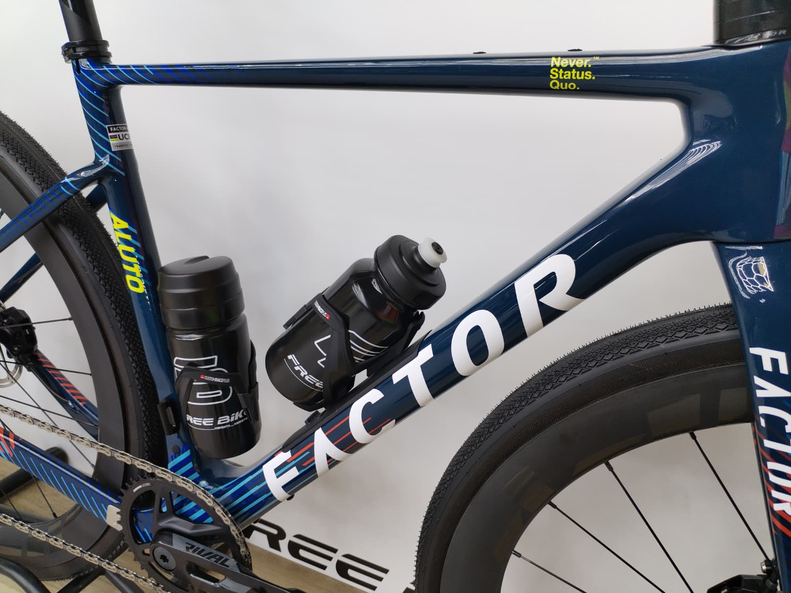 Factor Aluto Sram Rival AXS E1 Raptor Blue MY26 - immagine 3
