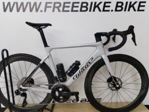 Wilier Filante SL 105 Di2 12V Road Bike | Silver Black Glossy - M