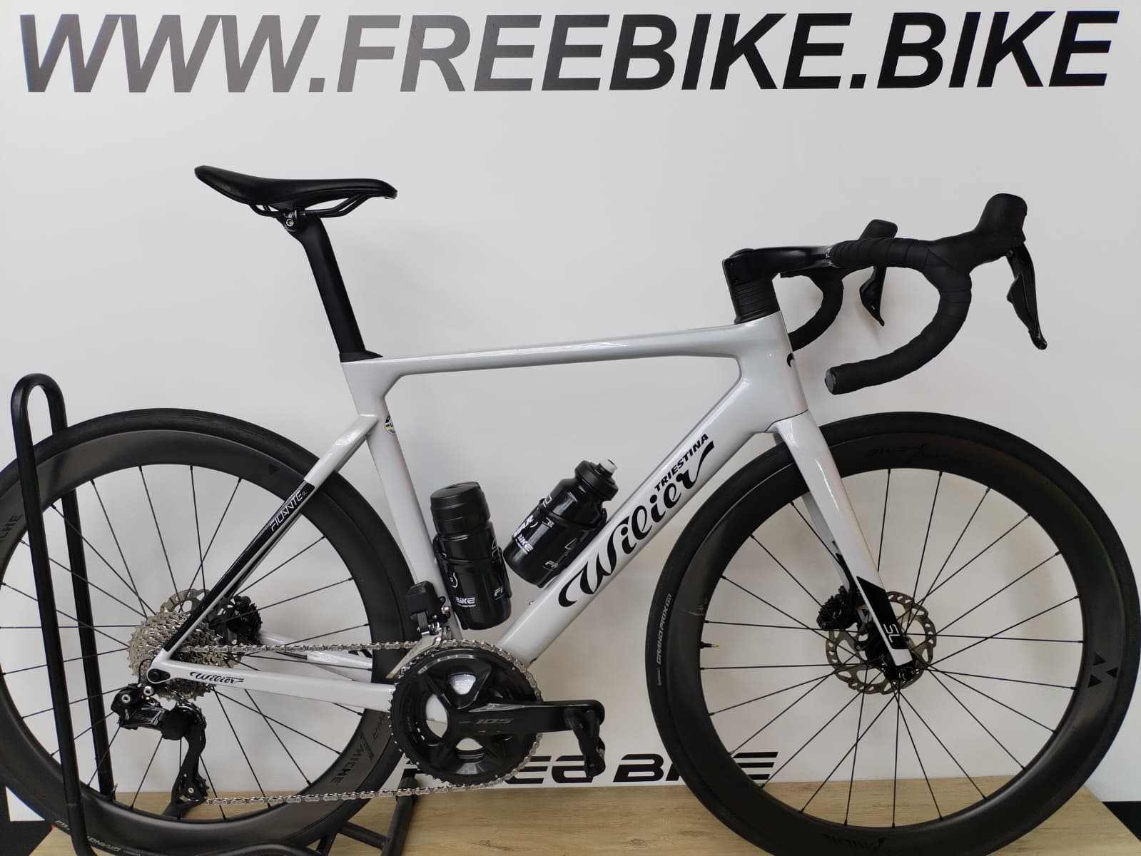 Bici da corsa Wilier Filante SL 105 Di2 12V | Silver Black Glossy - M