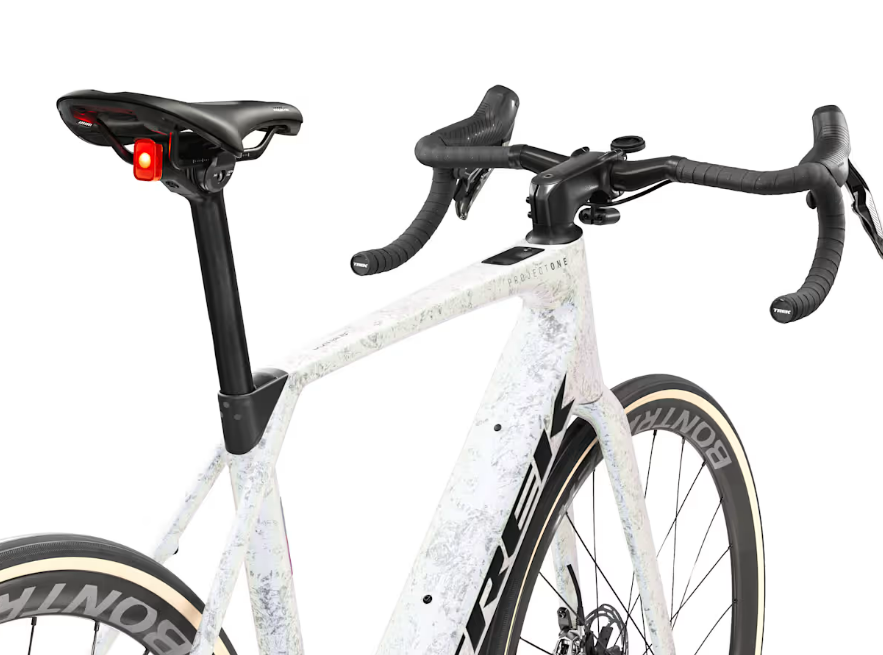 Trek Domane+ SL 9 AXS Gen 5 Mother of Pearl Silver Marble - immagine 2