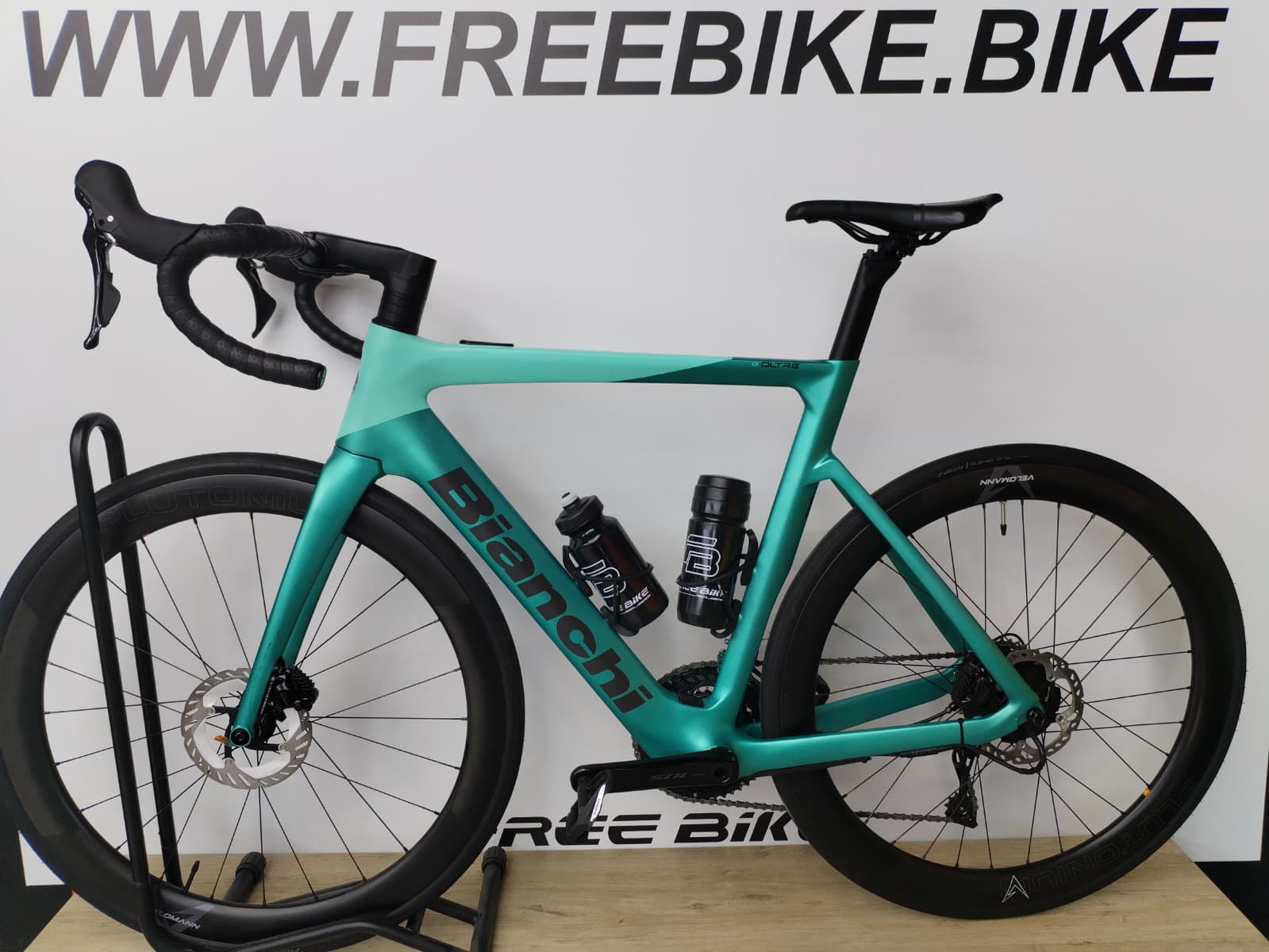 Bici da corsa carbonio elettrica Bianchi E-Oltre 105 Disc - 57 - immagine 8