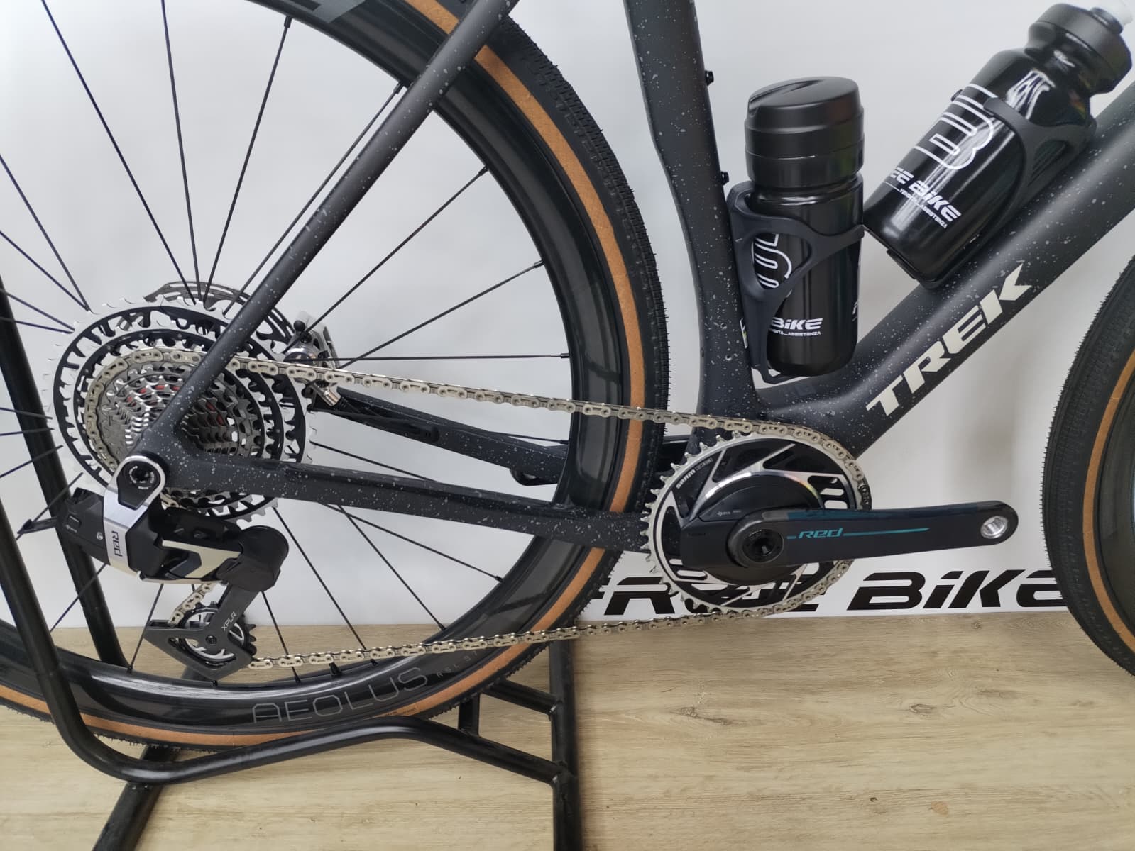 Trek Checkmate SLR 9 AXS Matte Trek Black Matte Deep Smoke - immagine 2